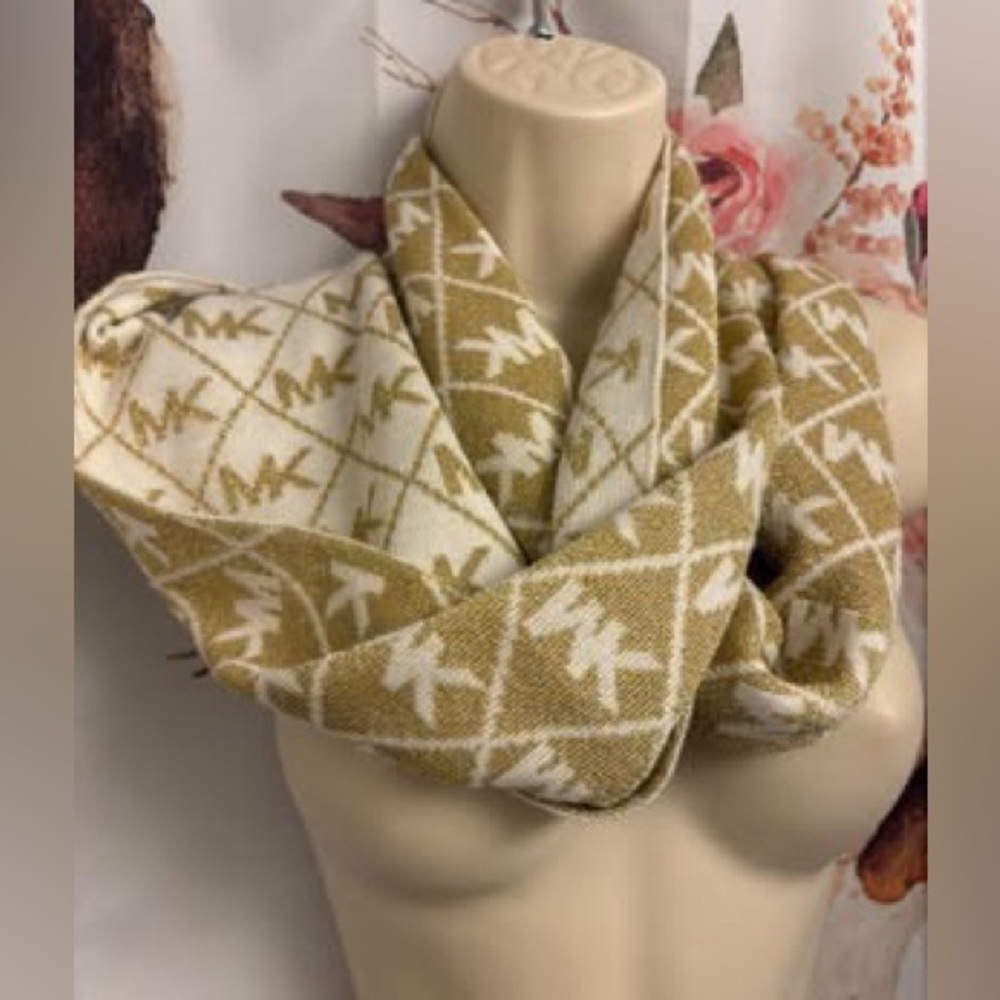 Michael Kors Gold and Cream Patterned Scarf​